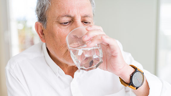 Principais causas de urina com cheiro forte